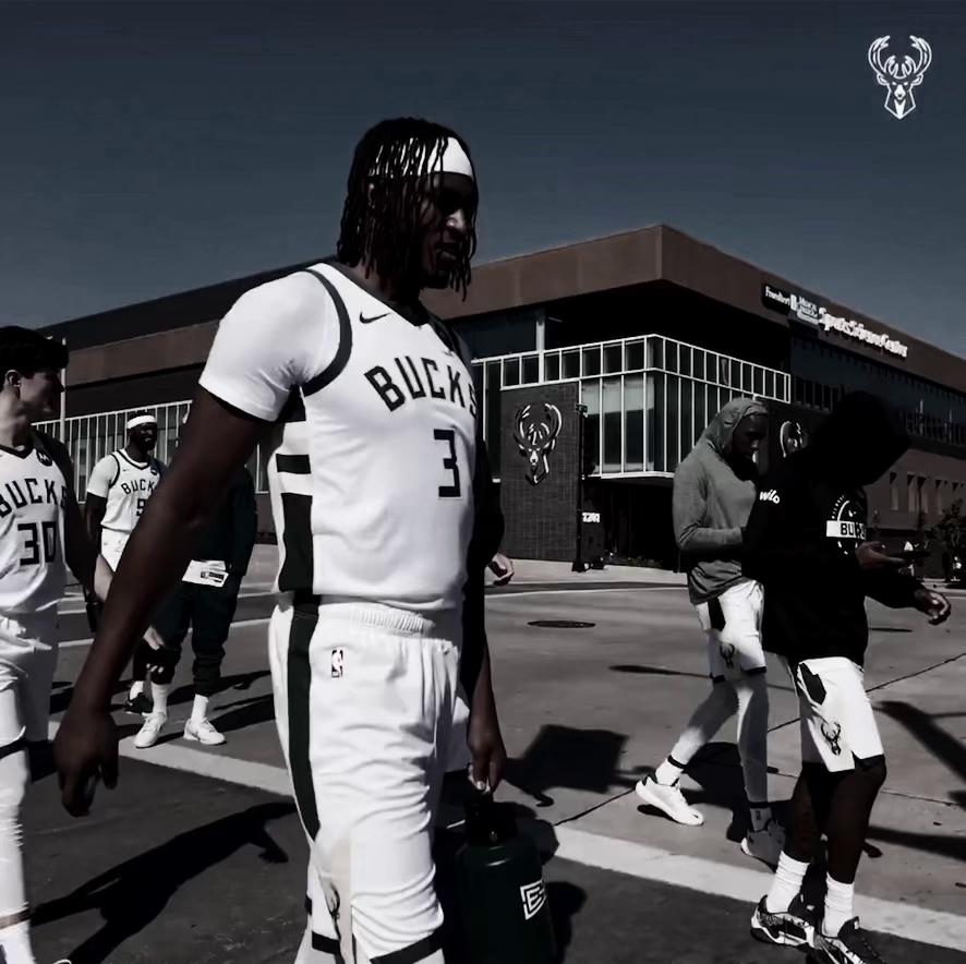 开云体育 注册-包含集结日突围战来临，密尔沃基雄鹿围绕德国杯临场应变，引发热议，控场能力受关注的词条