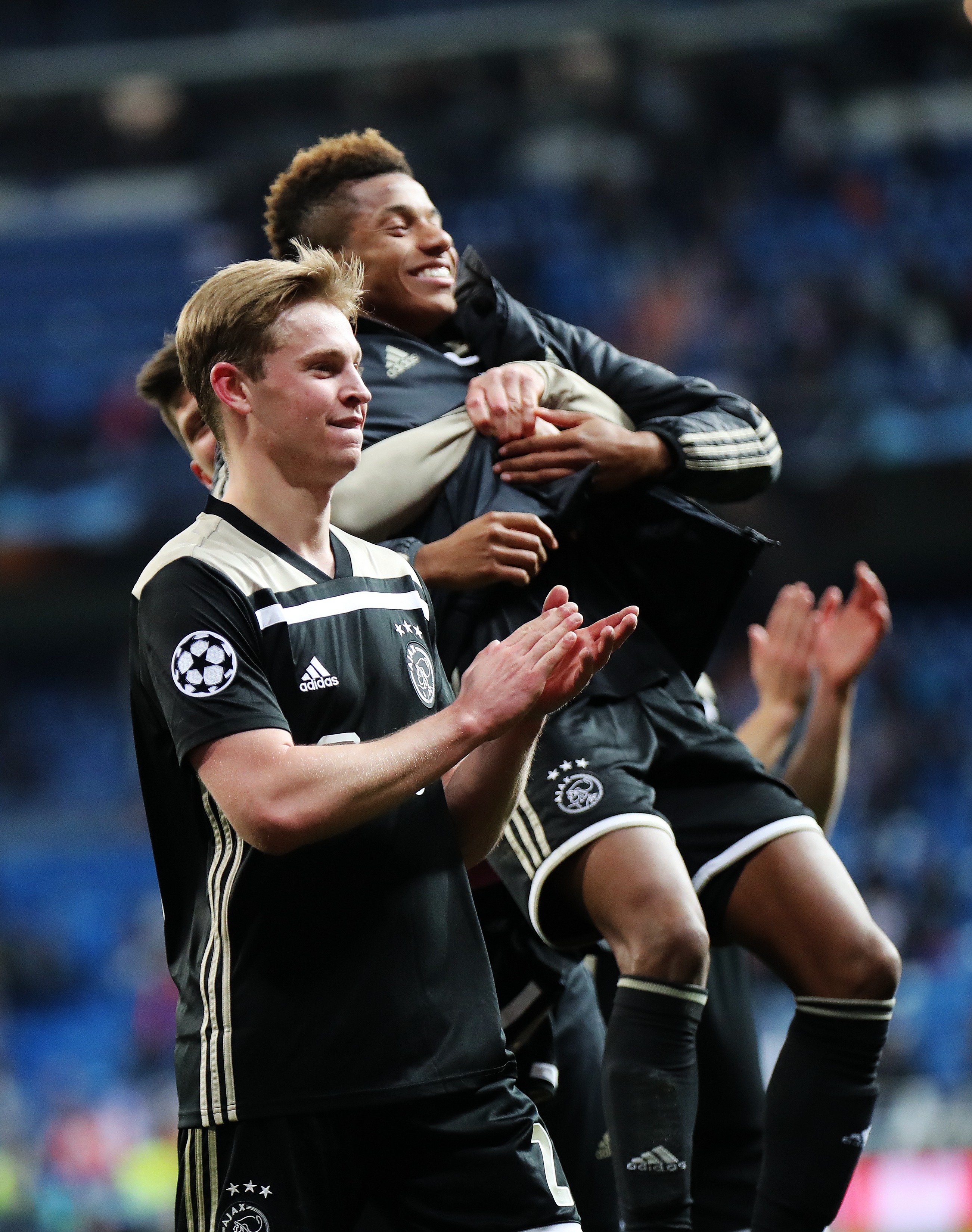 开云体育 APP 下载-包含从转折点阿贾克斯调整名单到皇家马德里手感冰凉备战足总杯，集结日曼城备战全明星赛的词条